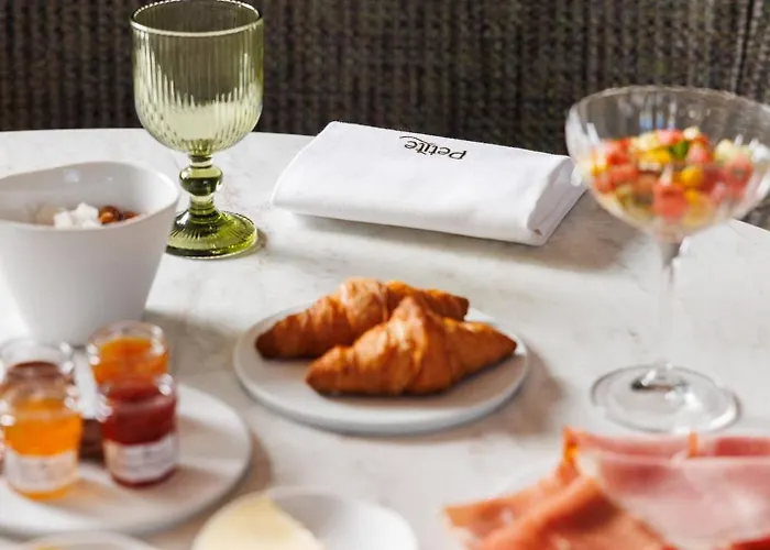 Szálloda Petite Ensuite