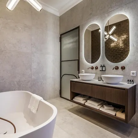 Petite Ensuite Hotel
